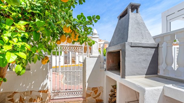 Reventa - Chalets -
Ciudad Quesada - Doña Pepa
