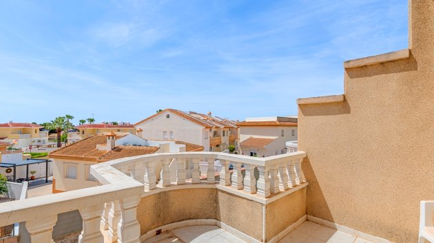 Reventa - Chalets -
Ciudad Quesada - Doña Pepa