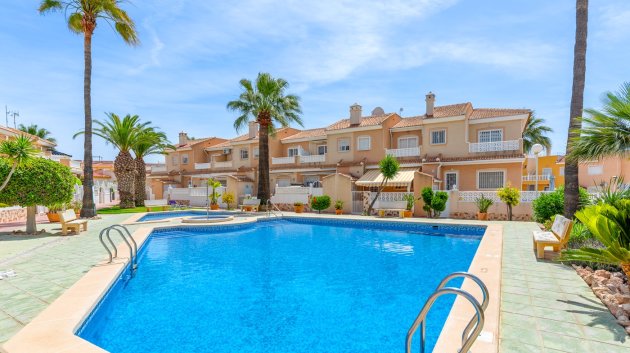 Reventa - Chalets -
Ciudad Quesada - Doña Pepa