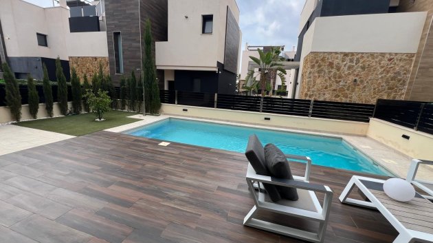 Reventa - Chalets -
Orihuela Costa - Lomas De Cabo Roig