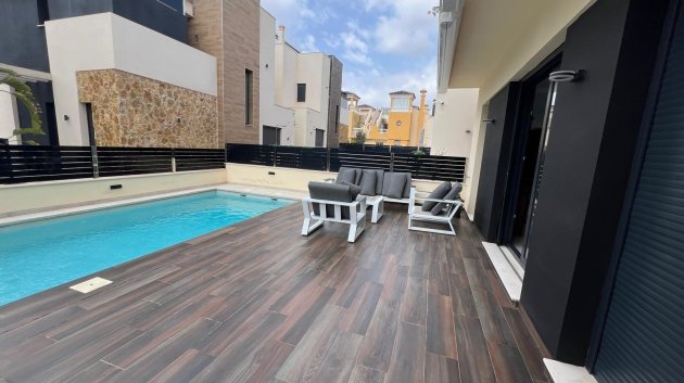 Reventa - Chalets -
Orihuela Costa - Lomas De Cabo Roig
