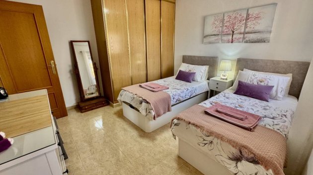 Revente - Villa -
Catral