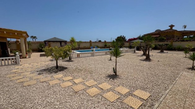 Revente - Villa -
Catral