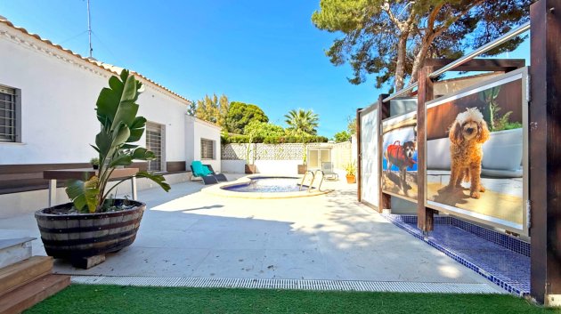 Reventa - Chalets -
Orihuela Costa - Punta Prima