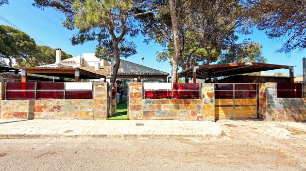 Reventa - Chalets -
Orihuela Costa - Punta Prima