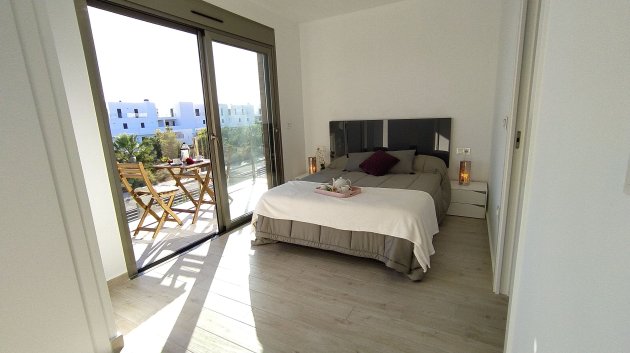 Obra nueva - Chalets -
Orihuela Costa