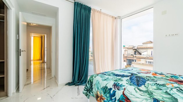 Obra nueva - Chalets -
Orihuela Costa