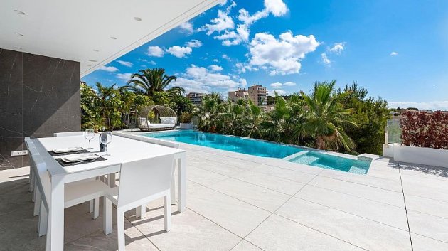 Obra nueva - Chalets -
Calpe