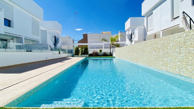Obra nueva - Bungalow -
Pilar de la Horadada