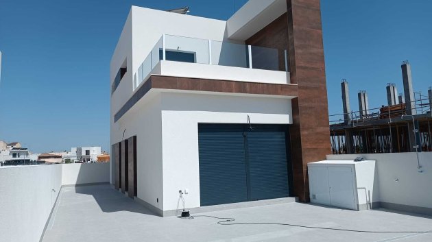 Obra nueva - Chalets -
Daya Nueva