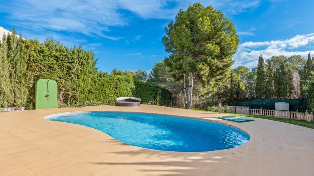 Resale - Villa -
Los Balcones