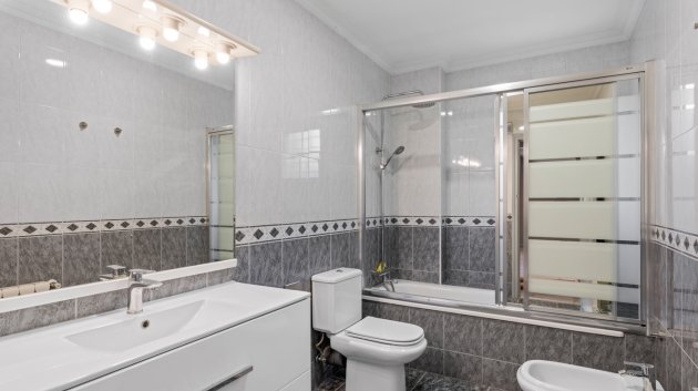 Resale - Villa -
Los Balcones