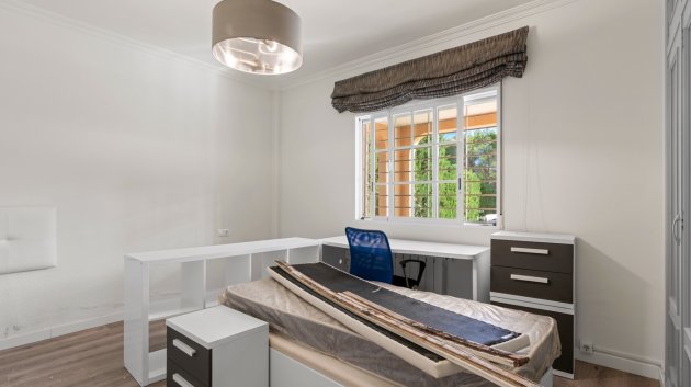 Resale - Villa -
Los Balcones