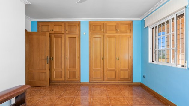 Resale - Villa -
Los Balcones