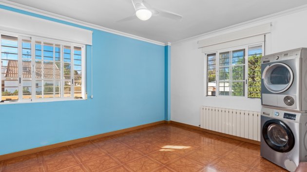Resale - Villa -
Los Balcones