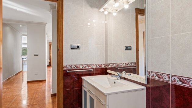 Resale - Villa -
Los Balcones