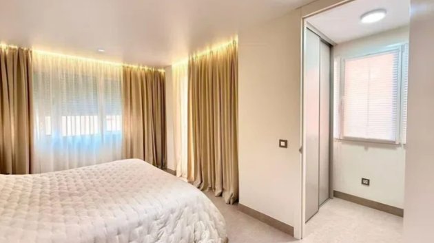 Resale - Apartments -
Torrevieja - Playa del Cura