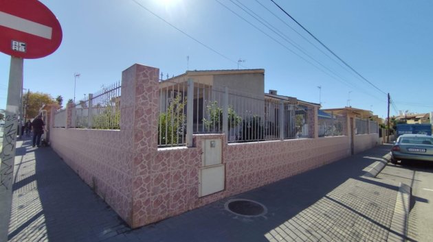 Reventa - Chalets -
Torrevieja - Center