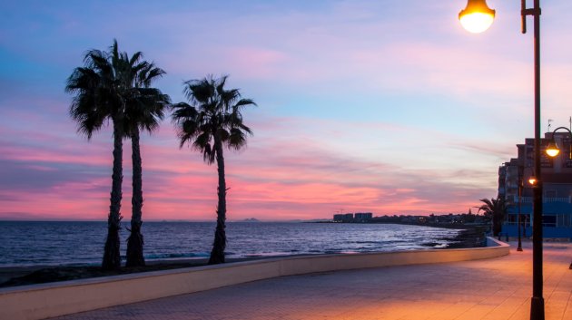 Reventa - Chalets -
Torrevieja - Center