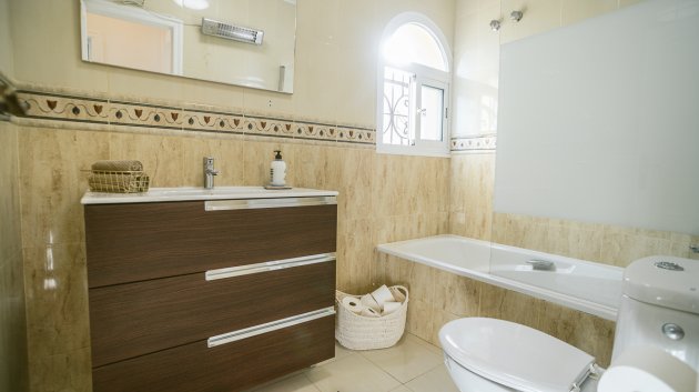 Reventa - Adosado -
Orihuela Costa - Villamartín