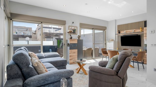 Reventa - Chalets -
Orihuela Costa - Villamartín