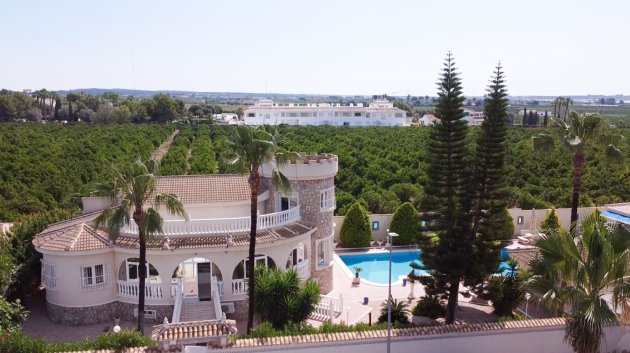 Resale - Villa -
Ciudad Quesada