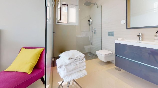 Reventa - Chalets -
Torrevieja