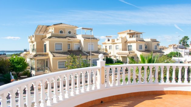 Reventa - Chalets -
Ciudad Quesada - Urbanizaciones