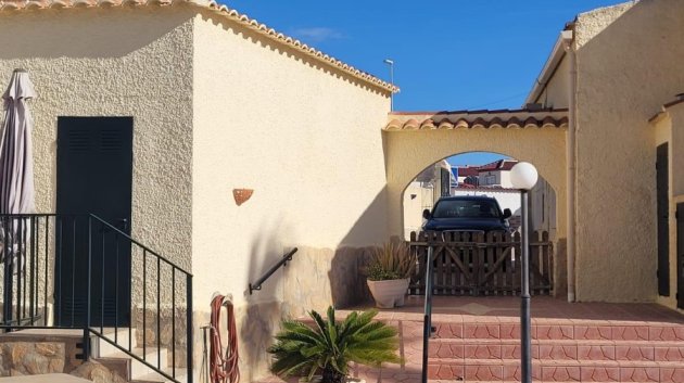 Reventa - Chalets -
San Fulgencio - Urbanización La Marina