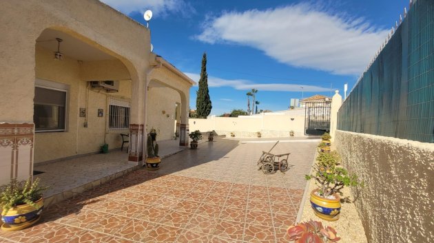 Reventa - Chalets -
San Fulgencio - Urbanización La Marina