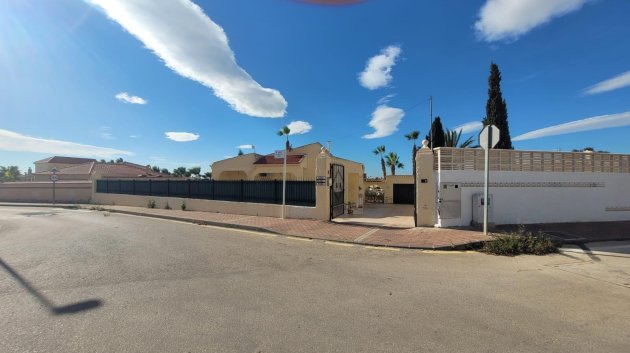 Reventa - Chalets -
San Fulgencio - Urbanización La Marina