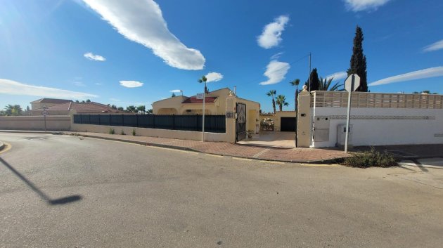 Reventa - Chalets -
San Fulgencio - Urbanización La Marina