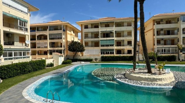 Reventa - Adosado -
Torrevieja - La Mata