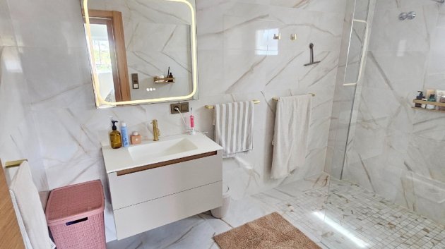 Resale - Apartments -
Altea