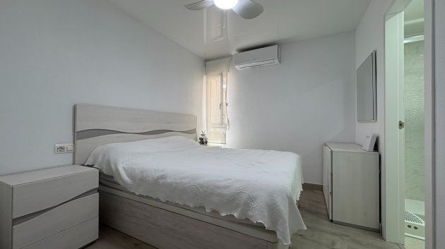 Resale - Apartments -
Torrevieja - Center