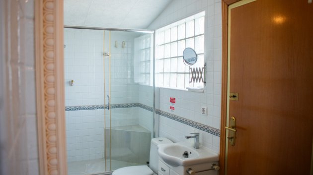 Revente - Villa -
Orihuela Costa - MUY CERCA DE LA PLAYA