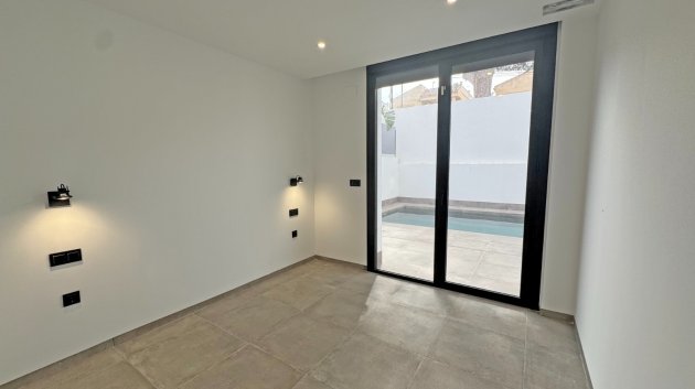 Reventa - Chalets -
Torrevieja - Los Balcones