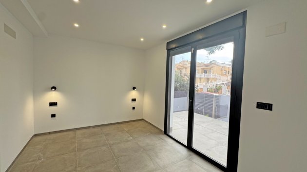 Reventa - Chalets -
Torrevieja - Los Balcones