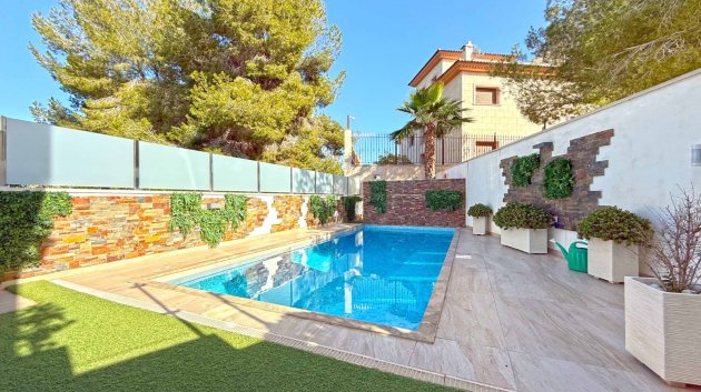 Reventa - Chalets -
Orihuela Costa - Villamartín