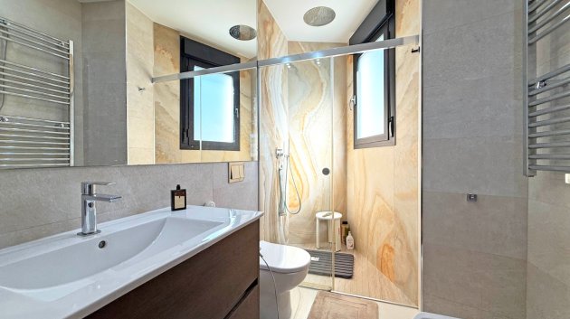 Reventa - Chalets -
Orihuela Costa - Villamartín