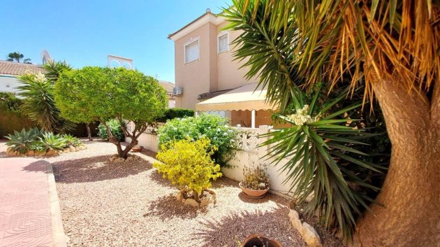 Reventa - Chalets -
Ciudad Quesada - Pueblo Bravo
