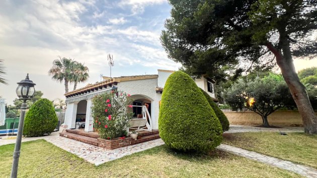 Resale - Villa -
Orihuela Costa - Punta Prima