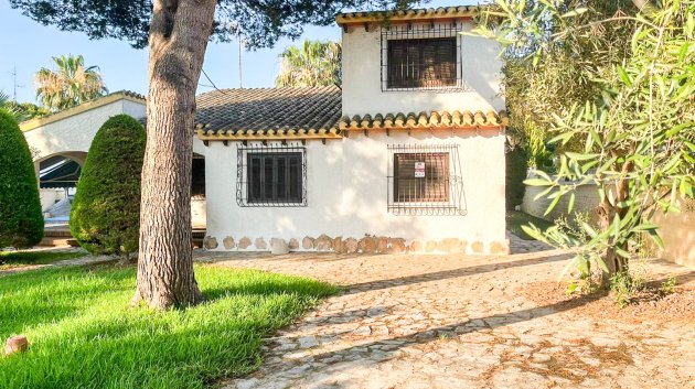 Resale - Villa -
Orihuela Costa - Punta Prima