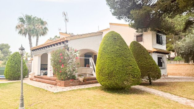 Resale - Villa -
Orihuela Costa - Punta Prima