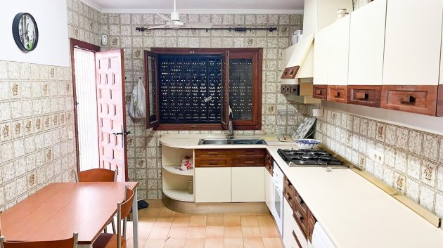 Resale - Villa -
Orihuela Costa - Punta Prima