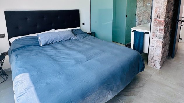 Resale - Villa -
Rojales