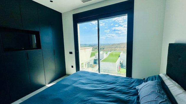 Resale - Villa -
Rojales