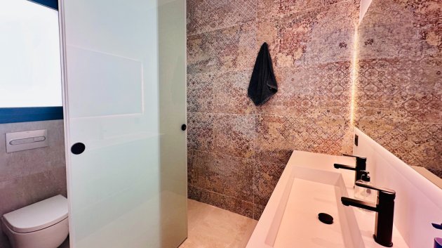 Resale - Villa -
Rojales