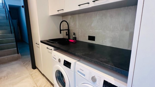 Resale - Villa -
Rojales