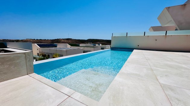 Resale - Villa -
Rojales